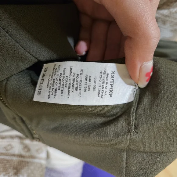 Dynamite Army Green Crop Top in XS - Picture 4 of 4